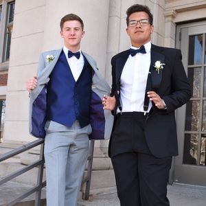 Meet your Posher, Cole and Devyn